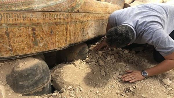 Археологи в Египте нашли более 20 саркофагов Нового царства